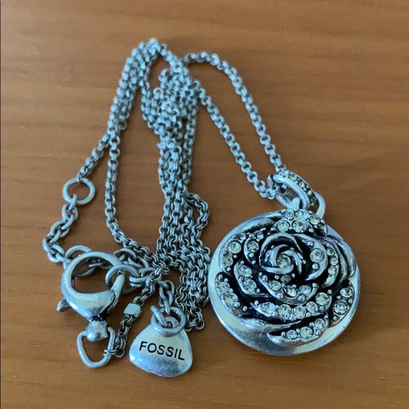 Fossil Jewelry - Fossil rose necklace